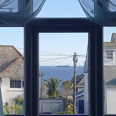 Falmouth Lodge *